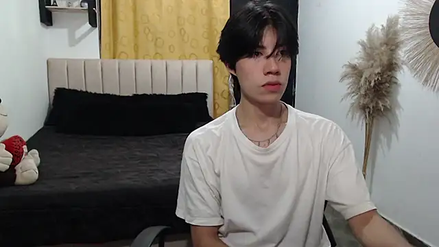 Elio-cam online show from February 19, 2026, 1:02 am