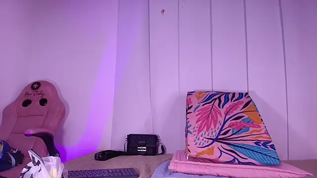 Snapshot of raven_lilith_ chatting on October 17, 2025, 3:10 am raven lilith online show from October 17, 2025, 3:10 am