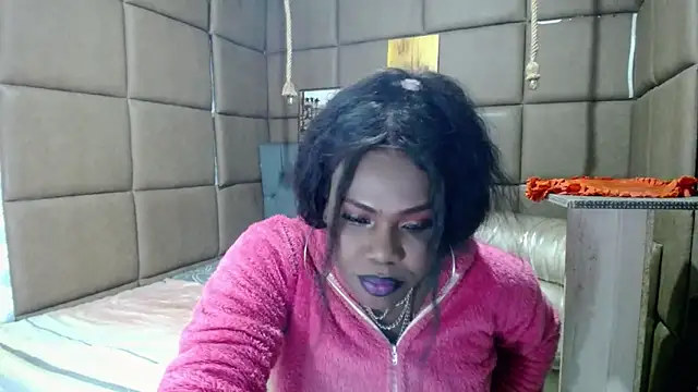 CatrinaGill online show from November 11, 2025, 1:00 am