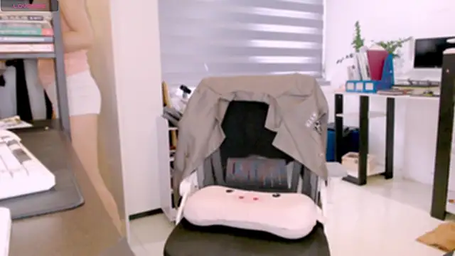 Snapshot of Shyn__ chatting on September 17, 2025, 4:36 am Shyn online show from September 17, 2025, 4:36 am