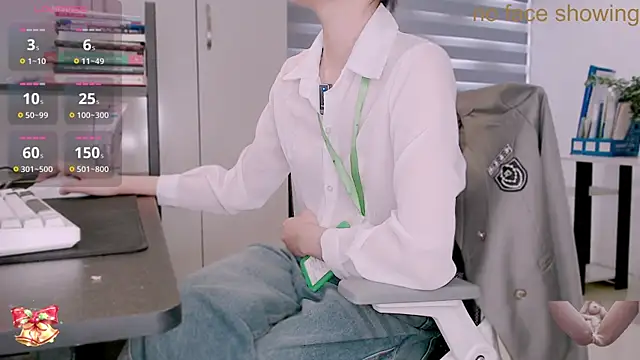 Snapshot of Shyn__ chatting on November 22, 2025, 4:22 am Shyn online show from November 22, 2025, 4:22 am