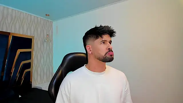 Petesevans online show from October 28, 2025, 11:14 pm