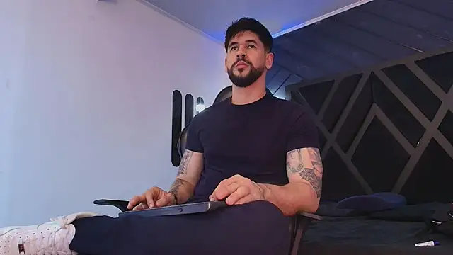 Petesevans online show from April 10, 2026, 11:23 pm