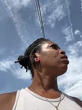 mochamimi online show from April 15, 2026, 6:56 pm