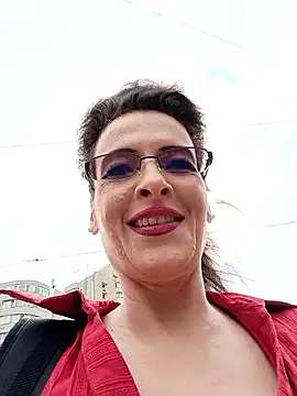 RebeccaNoble online show from May 16, 2026, 1:32 pm