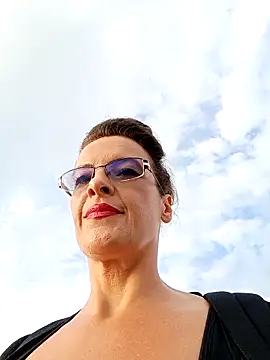 Snapshot of RebeccaNoble chatting on September 10, 2025, 4:44 am RebeccaNoble online show from September 10, 2025, 4:44 am