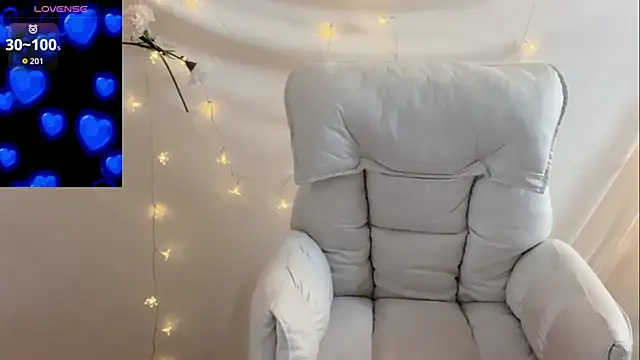 Tw Zoella online show from May 20, 2026, 3:47 am