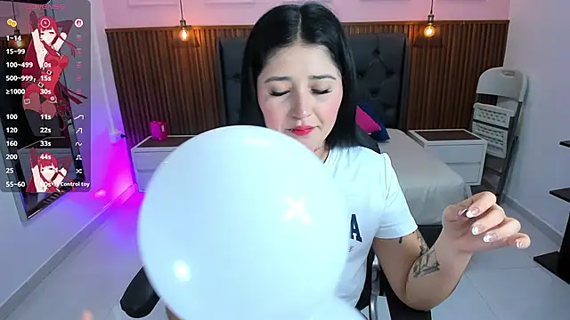 Snapshot of BIANCAROY1 chatting on July 4, 2026, 6:34 pm BIANCAROY1 online show from July 4, 2026, 6:34 pm