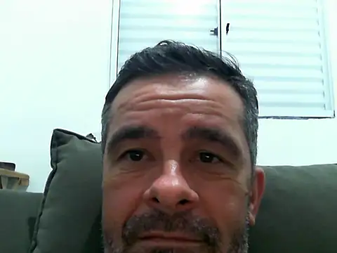 Snapshot of Rcosta_81 chatting on December 17, 2025, 1:21 am Rcosta 81 online show from December 17, 2025, 1:21 am