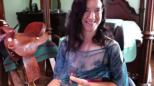 Snapshot of thornburyrose chatting on April 30, 2026, 8:57 pm thornburyrose online show from April 30, 2026, 8:57 pm
