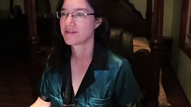 Snapshot of thornburyrose chatting on May 30, 2026, 8:20 am thornburyrose online show from May 30, 2026, 8:20 am