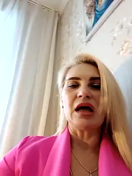 JennyOMay online show from December 5, 2025, 4:44 am