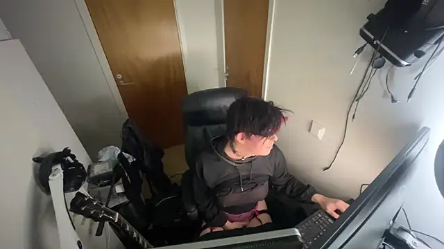 ecd011 online show from March 16, 2025, 3:58 am