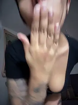 kiaraglam2 online show from September 12, 2025, 1:11 pm