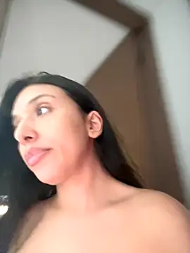 kiaraglam2 online show from October 26, 2025, 7:36 pm