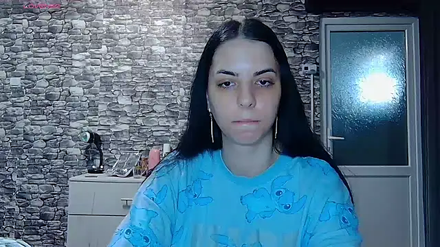 Snapshot of _Mari____ chatting on March 17, 2026, 8:28 am Mari online show from March 17, 2026, 8:28 am