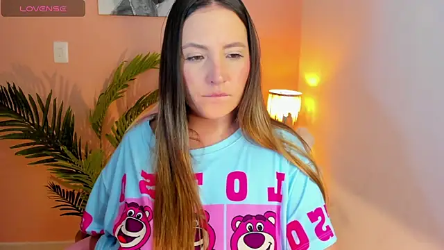 Snapshot of HannaMiller_1 chatting on June 20, 2026, 6:29 am HannaMiller 1 online show from June 20, 2026, 6:29 am