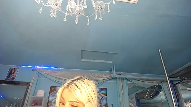 ADRIANNA FOX online show from May 24, 2026, 6:13 am