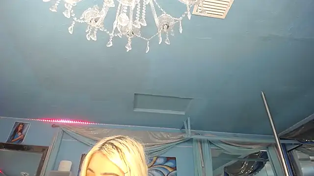 ADRIANNA FOX online show from May 22, 2026, 3:21 pm
