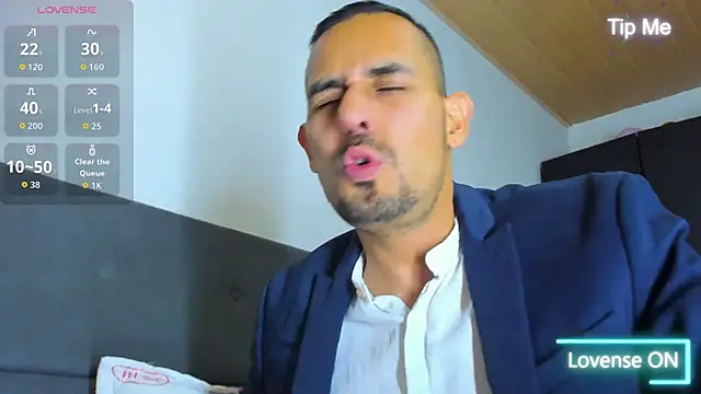 jhonyalzate2 online show from October 18, 2025, 3:19 am