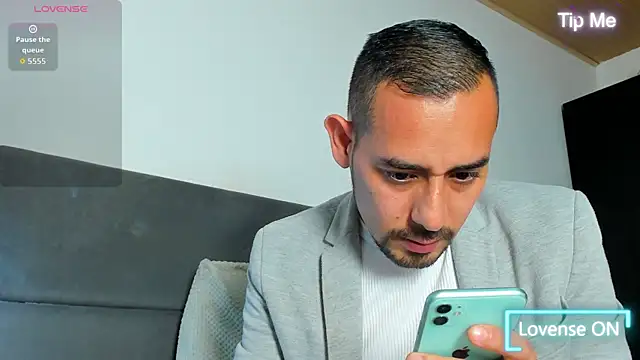 Snapshot of jhonyalzate2 chatting on March 28, 2026, 2:45 am jhonyalzate2 online show from March 28, 2026, 2:45 am