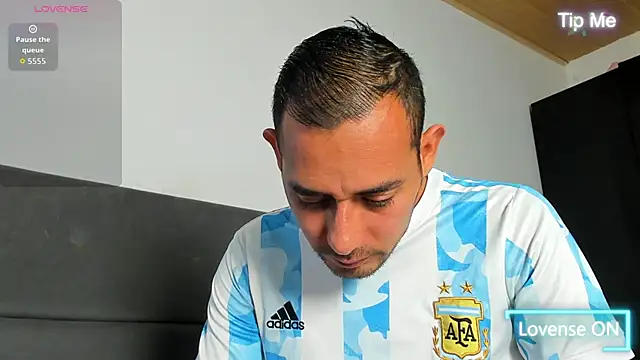 Snapshot of jhonyalzate2 chatting on April 13, 2026, 3:32 am jhonyalzate2 online show from April 13, 2026, 3:32 am