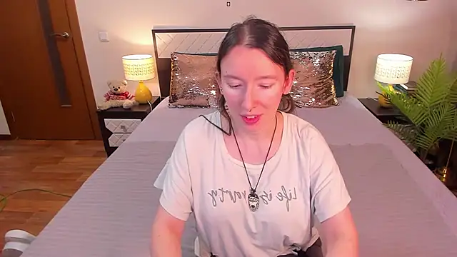 CatherineWalls online show from May 11, 2026, 4:36 am