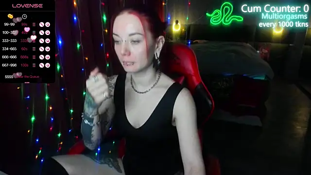 Snapshot of MaxPhoenixx chatting on February 16, 2025, 4:53 am MaxPhoenixx online show from February 16, 2025, 4:53 am