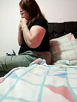 Snapshot of Vicky_Rosse chatting on February 5, 2026, 9:54 pm Vicky Rosse online show from February 5, 2026, 9:54 pm