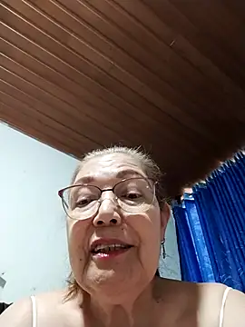 Snapshot of Vicky_Rosse chatting on October 17, 2025, 6:21 pm Vicky Rosse online show from October 17, 2025, 6:21 pm