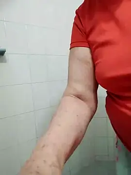 Snapshot of Vicky_Rosse chatting on February 8, 2026, 3:32 pm Vicky Rosse online show from February 8, 2026, 3:32 pm