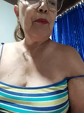 Snapshot of Vicky_Rosse chatting on October 15, 2025, 4:48 pm Vicky Rosse online show from October 15, 2025, 4:48 pm