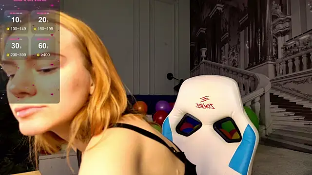Snapshot of Ramona___ chatting on October 9, 2025, 5:52 am Ramona online show from October 9, 2025, 5:52 am