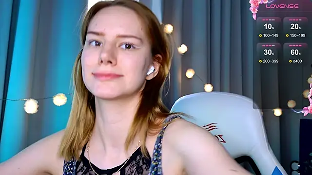 Snapshot of Ramona___ chatting on March 7, 2025, 9:40 am Ramona online show from March 7, 2025, 9:40 am