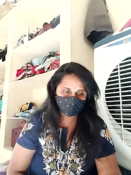 Snapshot of Indiantina chatting on November 10, 2025, 9:36 am Indiantina online show from November 10, 2025, 9:36 am