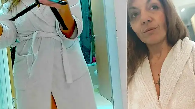 Carolain3 9 online show from May 20, 2026, 6:38 pm