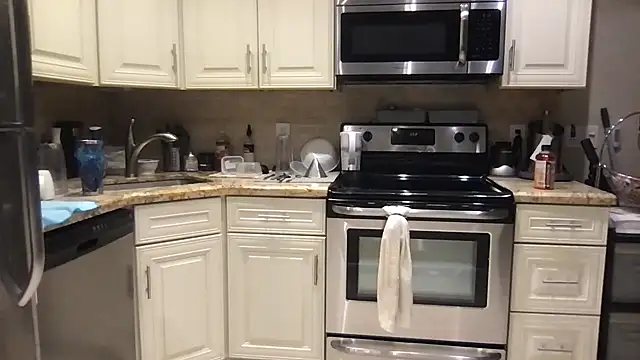 BigGuyMuscle online show from November 25, 2025, 9:59 pm