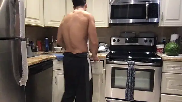 Snapshot of BigGuyMuscle chatting on January 9, 2026, 7:32 pm BigGuyMuscle online show from January 9, 2026, 7:32 pm