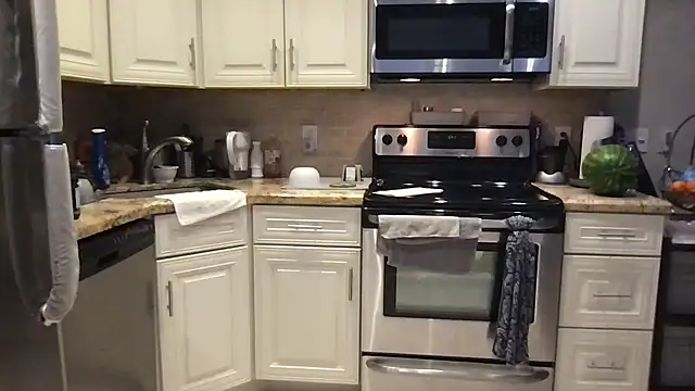 Snapshot of BigGuyMuscle chatting on January 8, 2026, 9:43 pm BigGuyMuscle online show from January 8, 2026, 9:43 pm