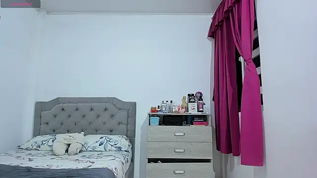 andrea hills online show from October 20, 2025, 10:54 pm