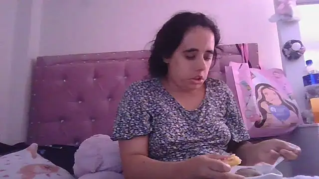 Snapshot of annarose19 chatting on April 18, 2026, 7:58 pm annarose19 online show from April 18, 2026, 7:58 pm
