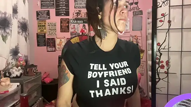 Snapshot of latinacubana chatting on February 8, 2025, 11:01 am latinacubana online show from February 8, 2025, 11:01 am