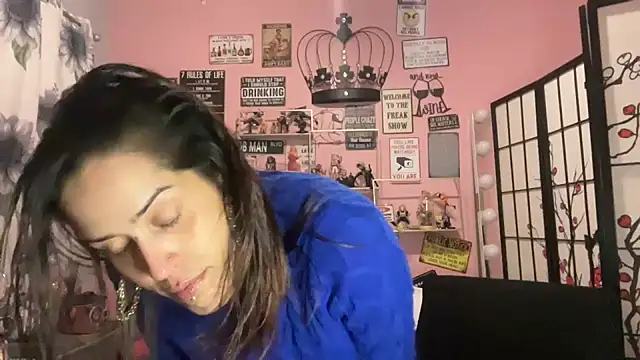 Snapshot of latinacubana chatting on February 6, 2025, 12:11 am latinacubana online show from February 6, 2025, 12:11 am