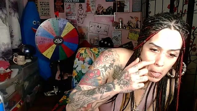 Snapshot of latinacubana chatting on April 1, 2026, 7:31 am latinacubana online show from April 1, 2026, 7:31 am