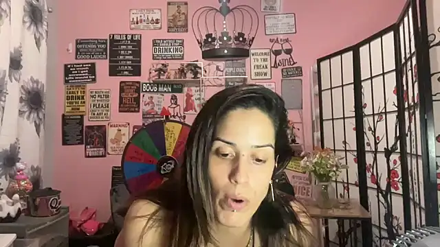 Snapshot of latinacubana chatting on February 1, 2025, 4:14 am latinacubana online show from February 1, 2025, 4:14 am