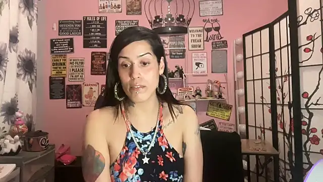 Snapshot of latinacubana chatting on February 5, 2025, 6:13 am latinacubana online show from February 5, 2025, 6:13 am