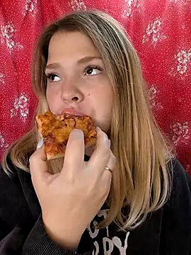 Zuli Kiska online show from October 15, 2025, 6:33 am