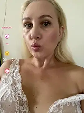 YourBlondee online show from July 12, 2026, 1:28 am