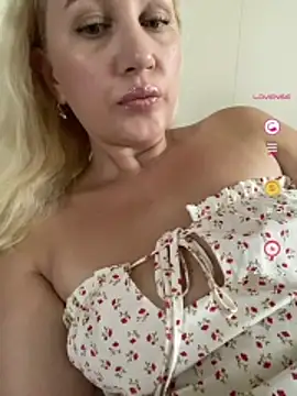 YourBlondee online show from July 9, 2026, 1:17 am