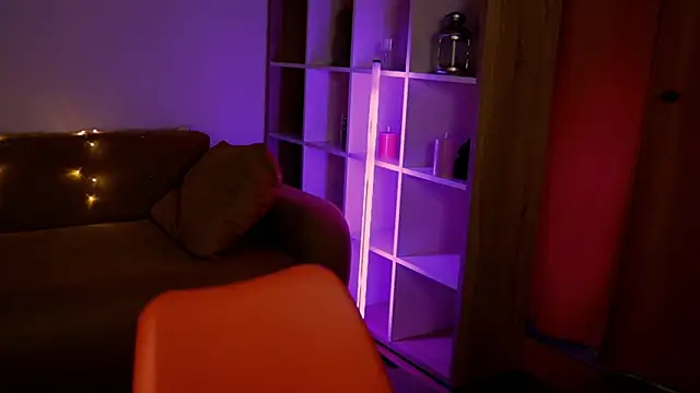 ItsAlisia online show from February 11, 2026, 1:44 pm